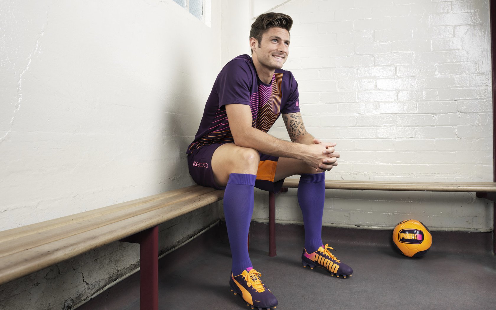 34岁老将闪耀英超赛场,时隔7年后有望再次重返国家队,英超老乡